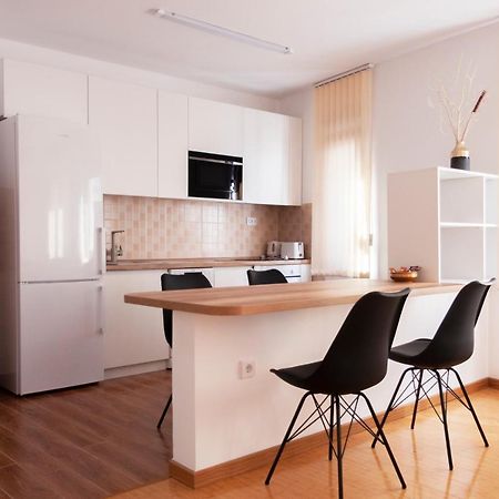 Lux Family Apartment Vidanovic Pirot Exterior foto
