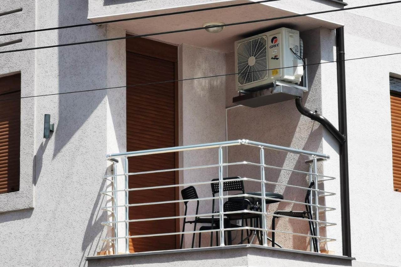 Lux Family Apartment Vidanovic Pirot Exterior foto